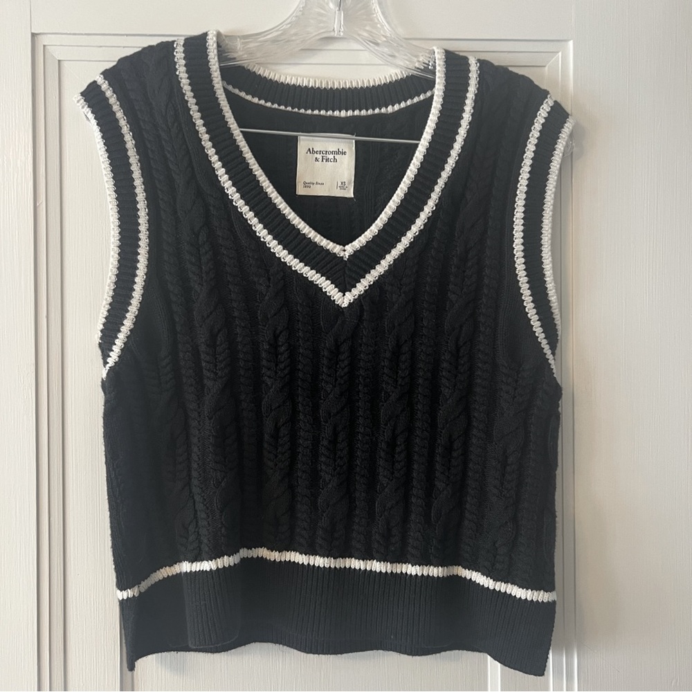 Abercrombie sweater vest